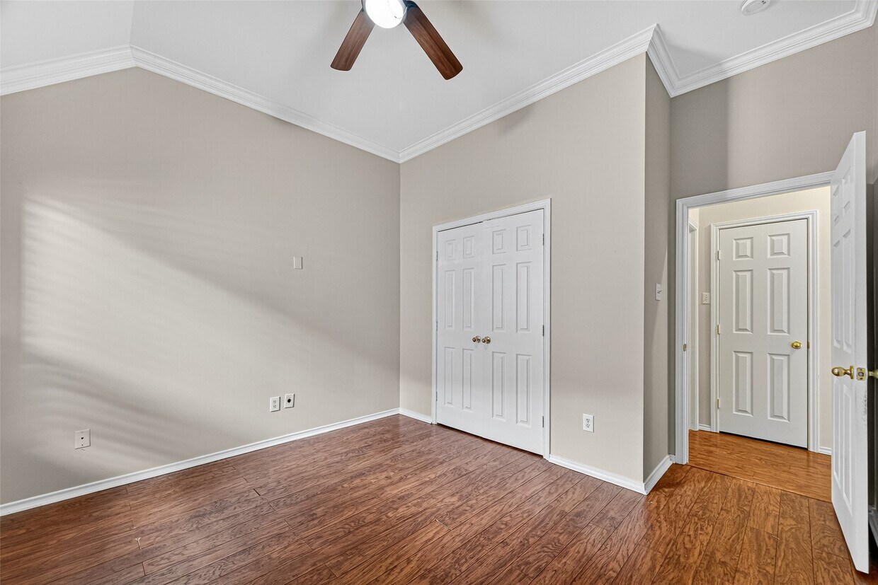 Building Photo - 3619 Parkshire Dr