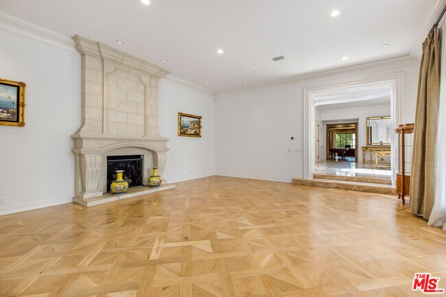 Foto del edificio - 709 N Maple Dr