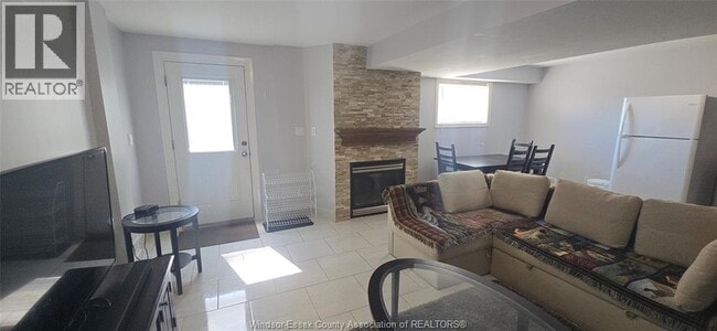 Building Photo - 1551 Dobrich St