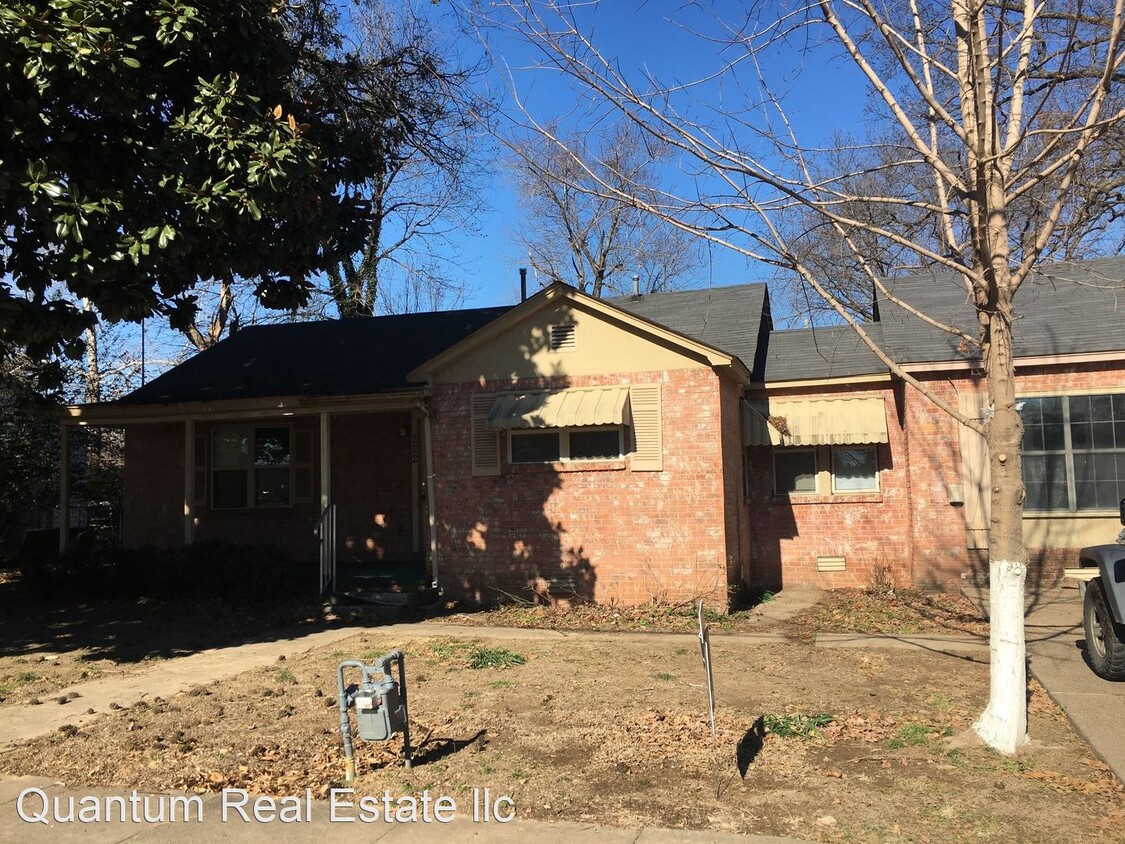 Primary Photo - 3 br, 2 bath House - 222 E. MAIN STREET