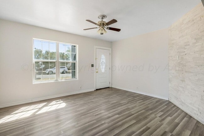 Building Photo - Take a look at this cute open concept 3 be...