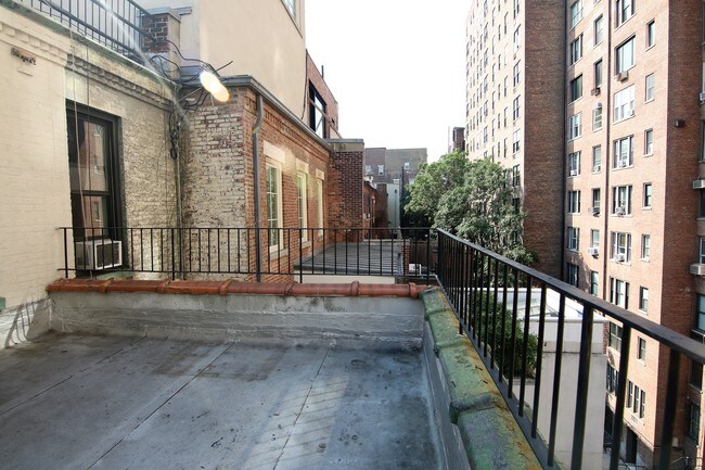 Foto del edificio - 35 W 76th St
