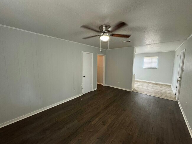 Foto del edificio - 3826 Lampton Ave