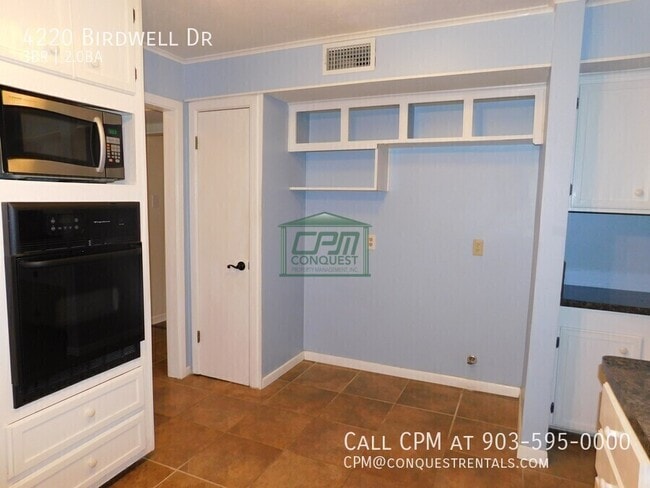 Foto del edificio - 4220 Birdwell Dr