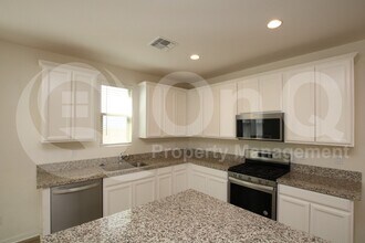 Building Photo - 35136 N Magnette Way