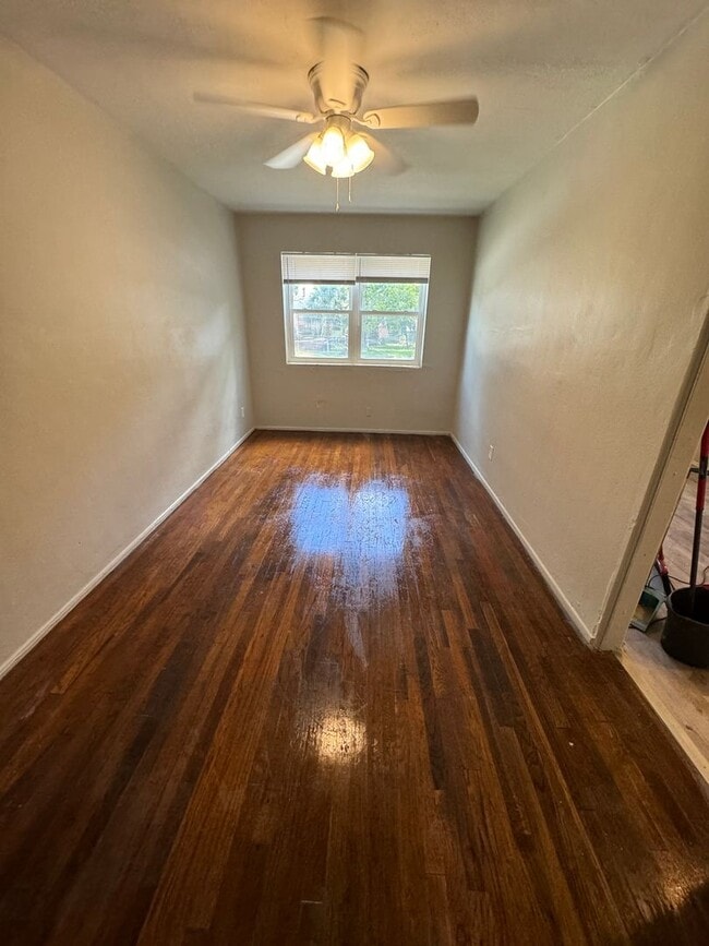 Foto del edificio - 2117 Spring Park Rd