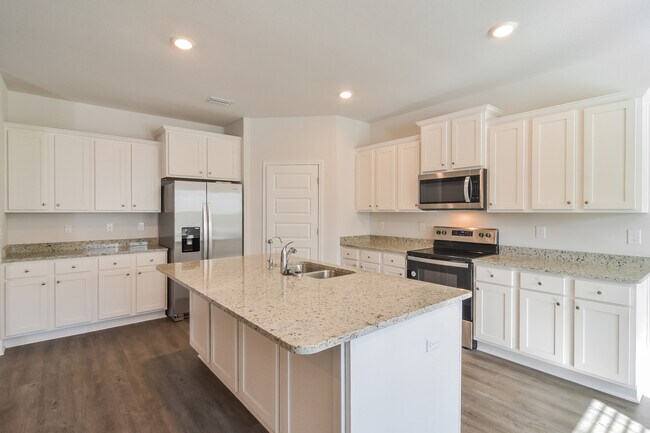 Building Photo - 424 Eagle Lake Way