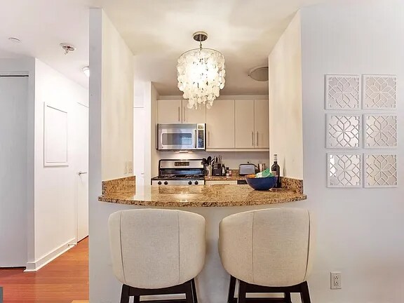 Foto del edificio - 225 S 18th St