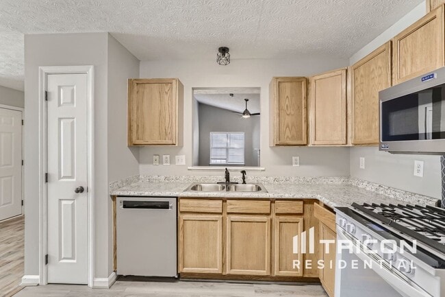 Foto del edificio - 270 Hayward Ln