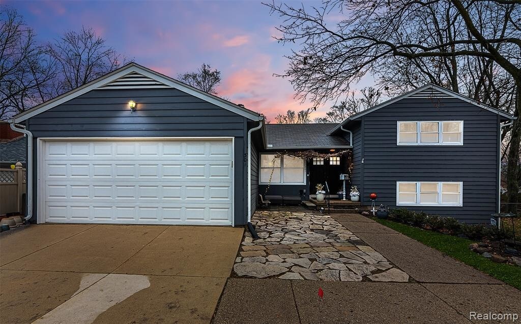 Primary Photo - 301 William Rd