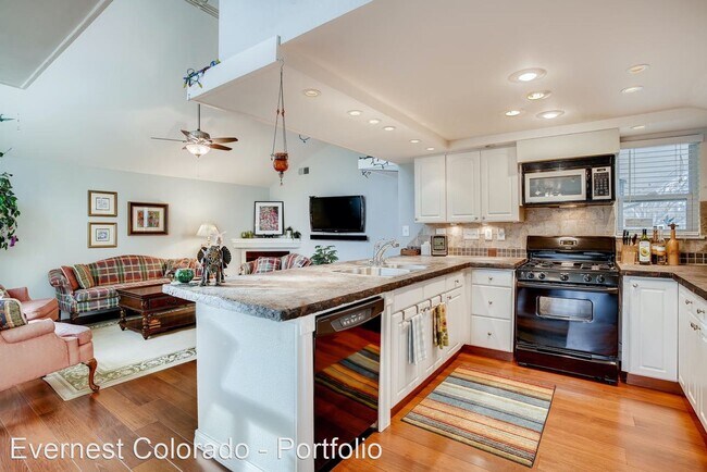 Building Photo - 4 br, 2 bath House - 4668 E Yale Ave