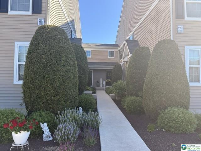 Building Photo - 5985 Valley Forge Dr