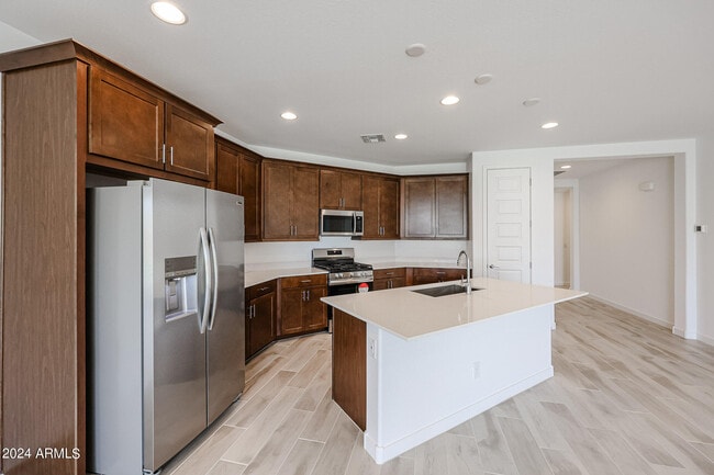 Foto del edificio - 7680 W Honeysuckle Dr