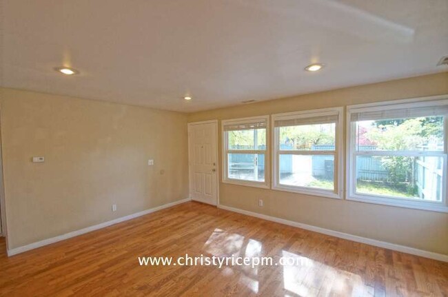 Building Photo - 12038 14th Avenue Northeast