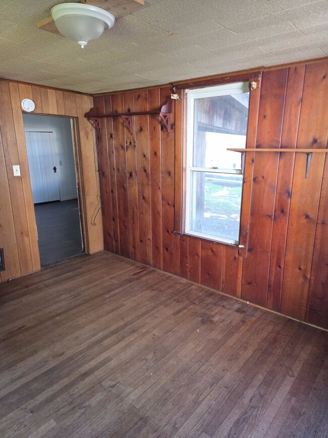 Building Photo - Charming 2-Bedroom Home in Peoria — Pet-Friendly & Move-In Ready! 50% Off First Month!