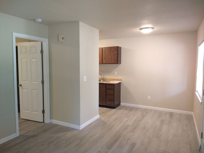 Building Photo - 237 Boulder Creek