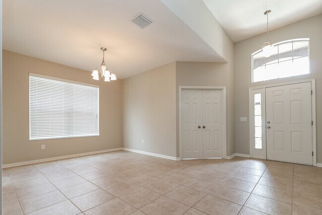 Foto del edificio - 7320 Forest Mere Dr