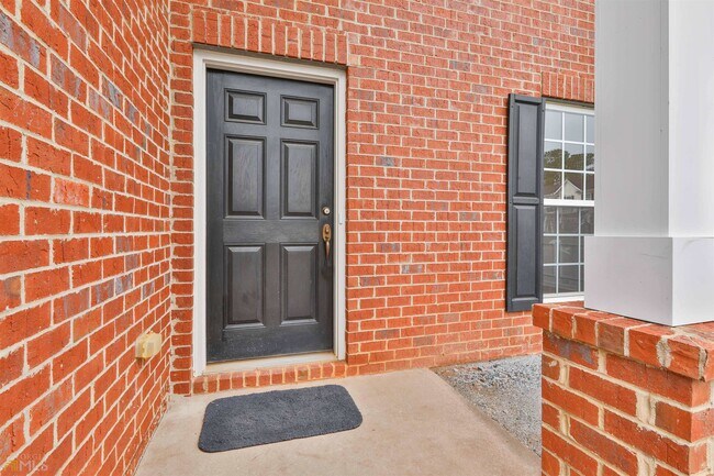 Building Photo - 509 Foxglove Ct