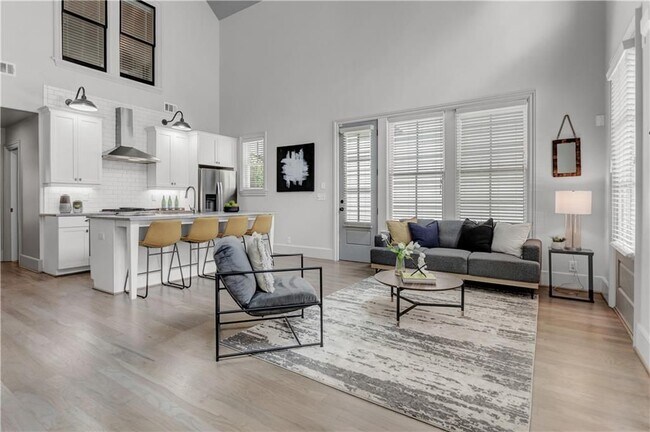 Foto del edificio - 528 Bismark Rd NE