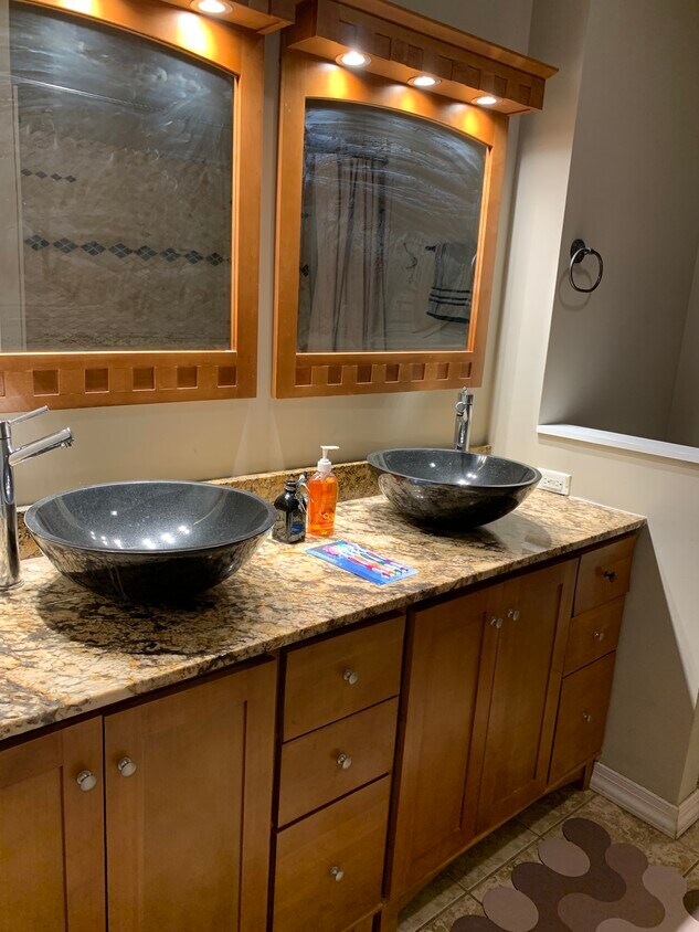 Foto principal - 2925 W Lyndale St