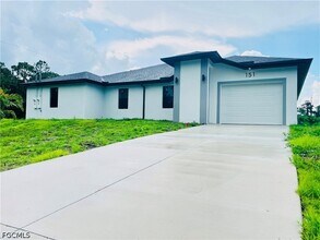 Building Photo - 151 Meadow Rd