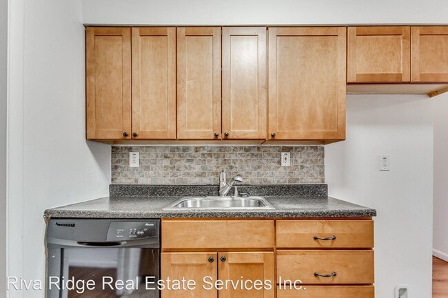Building Photo - 3 br, 1.5 bath House - 524 Atlantic Avenue