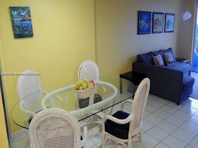 Foto del edificio - 5401 Collins Ave