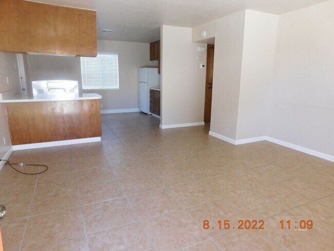 Building Photo - SAN833