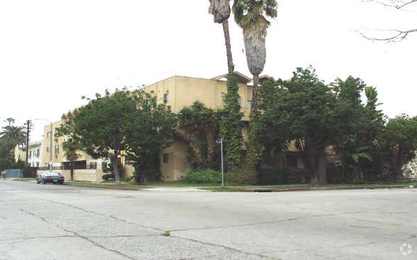 Foto principal - 2405 W 18th St