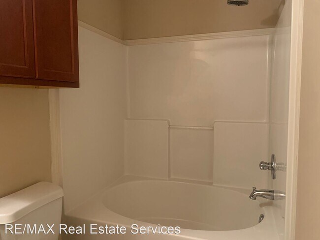 Building Photo - 3 br, 2 bath House - 3303 Grand Lake
