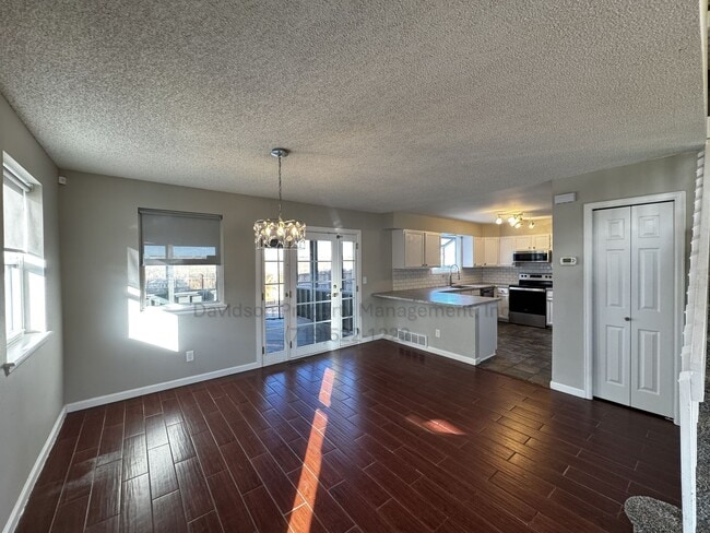 Building Photo - 9208 Chieftan Dr