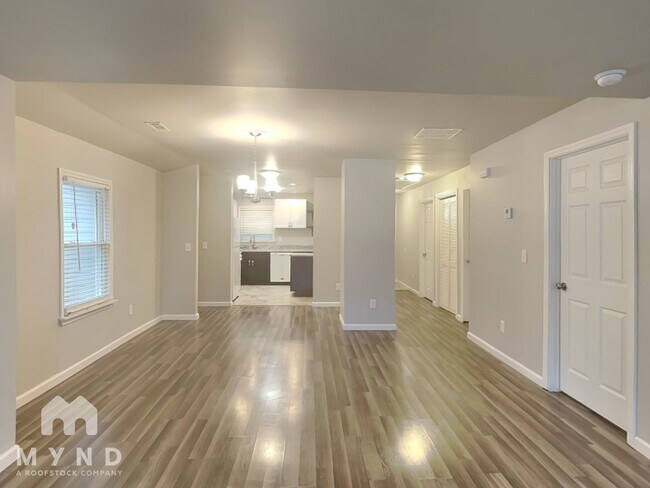 Foto del edificio - 710 Bluebird Dr SE