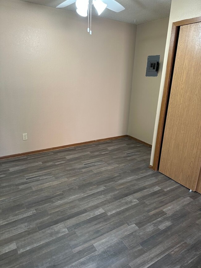 Building Photo - Two Bedroom Apartment