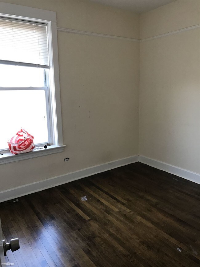 Foto del edificio - 2645 N Fairfield Ave