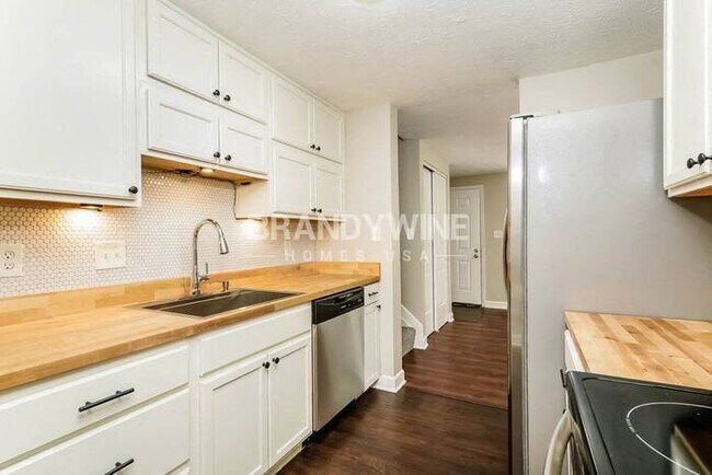 Foto del edificio - 3336 Corey Dr