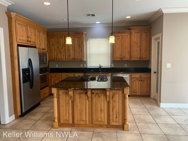 Building Photo - 4 br, 3 bath House - 121 Horseguards Ave.