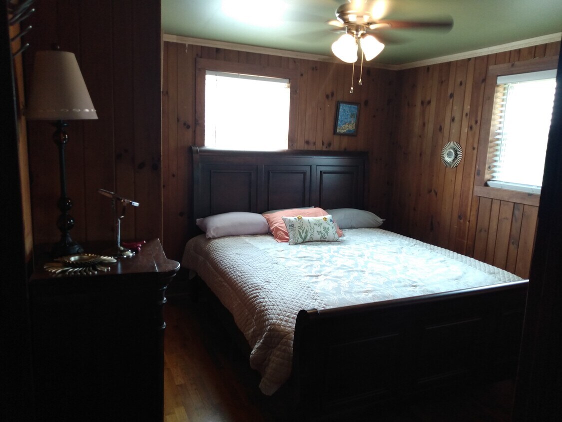 Foto principal - 451 Cook Rd