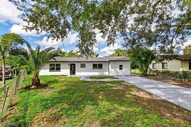 Foto del edificio - 2570 Charleston Park Dr
