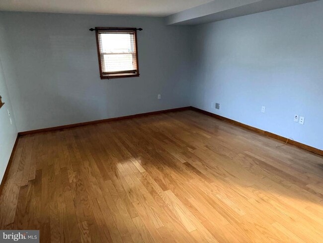 Foto del edificio - 5052 Lakeland Ct