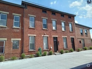 Building Photo - 305 W Pike St