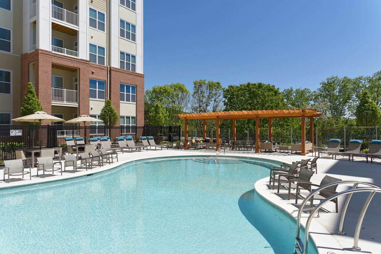 Avalon Hunt Valley Apartments in Cockeysville, MD