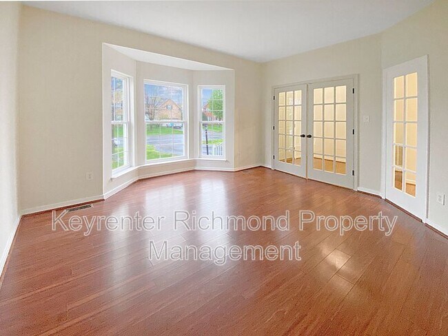 Foto del edificio - 229 Ashbury Hills Dr