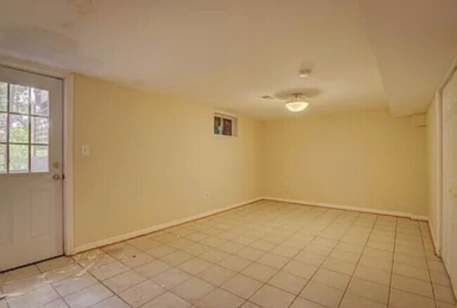 Foto del edificio - 9003 Greenbelt Rd