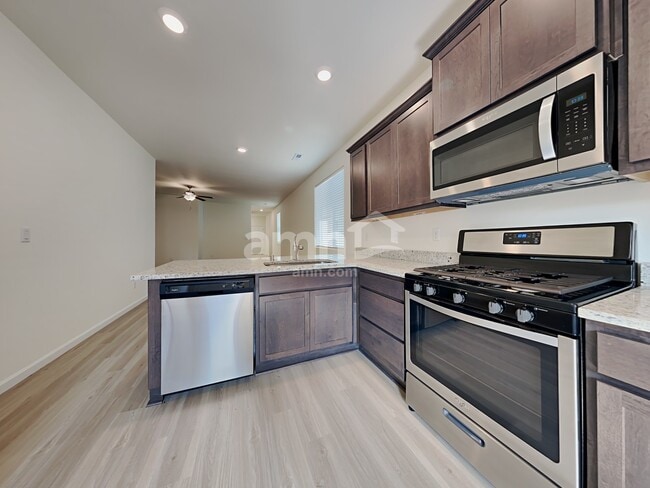 Building Photo - 1229 W 16th Ave