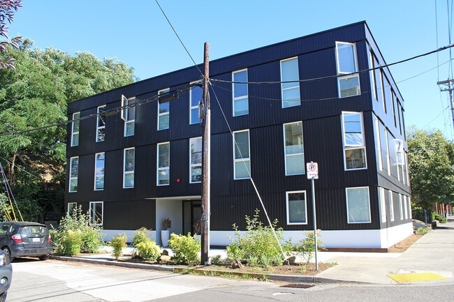 Building Photo - 1480 N Jarrett St
