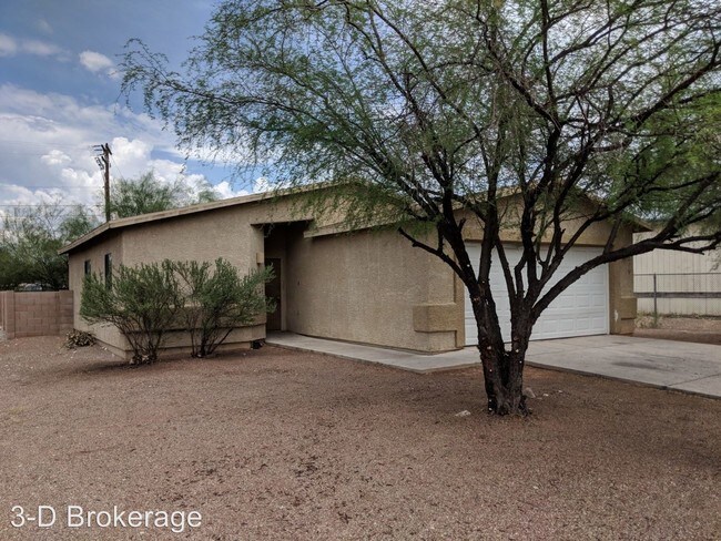 Building Photo - 3 br, 2 bath House - 2049 E Cochise Vista