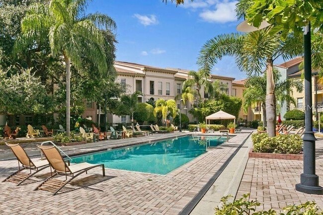 Building Photo - 2411 W Horatio St