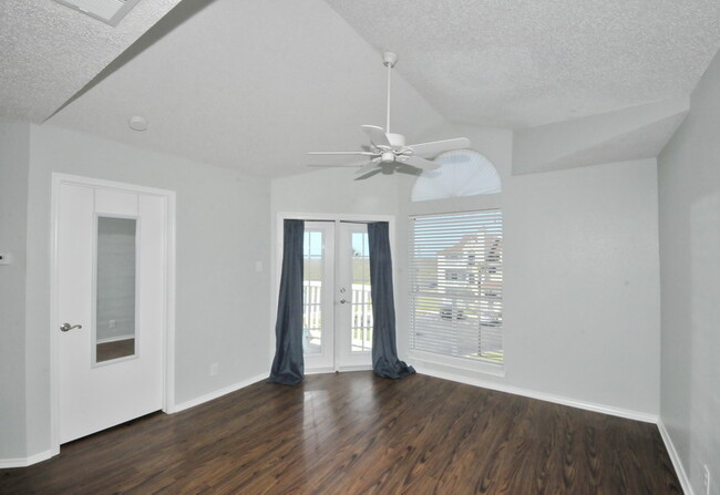 Building Photo - 14721 Whitecap Blvd