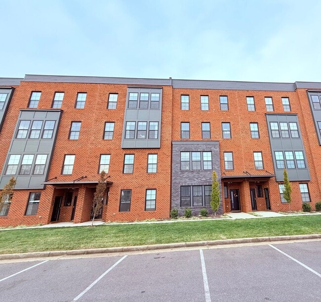 Building Photo - 2435 Ownby Ln