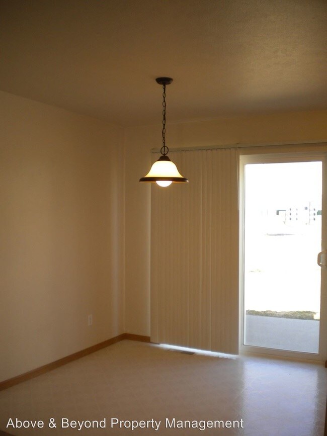 Building Photo - 335 Michael Grove Ave